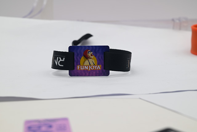 專業校園卡制作,磁條卡制作,貨發全國!  專業校園卡制作,磁條卡制作,貨發全國!