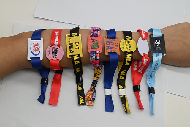 上海家得利超市校園卡準(zhǔn)備啟動(dòng)標(biāo)記著家得利超市實(shí)現(xiàn)了新的跨越 上海家得利超市校園卡準(zhǔn)備啟動(dòng)標(biāo)記著家得利超市實(shí)現(xiàn)了新的跨越