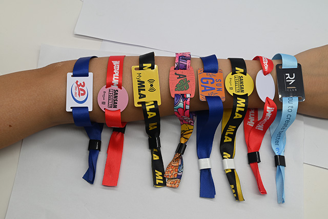 滴膠卡NFC標(biāo)簽的應(yīng)用和發(fā)展遍布世界各地 滴膠卡NFC標(biāo)簽的應(yīng)用和發(fā)展遍布世界各地