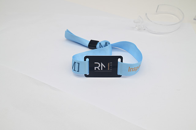 IC卡取代磁條卡 揚城銀行卡或?qū)⒋艞l卡換成IC卡 IC卡取代磁條卡 揚城銀行卡或?qū)⒋艞l卡換成IC卡