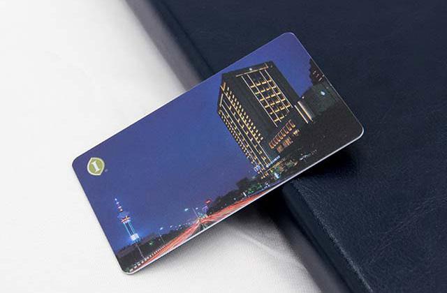 “芯時(shí)代”為百姓持金融IC卡帶來(lái)安全便捷  “芯時(shí)代”為百姓持金融IC卡帶來(lái)安全便捷